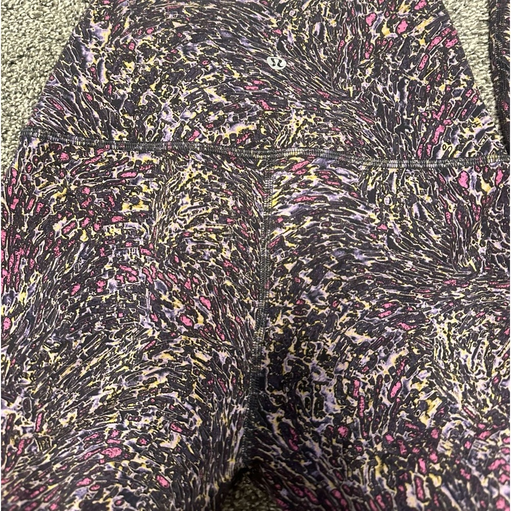 Women’s Lululemon leggings size 6